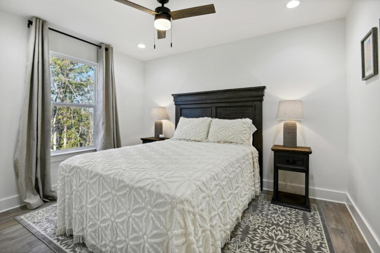 Vacation Rental Bay St Louis Walk To Beach, Dining, Shopping, And Nightlife Bay St. Louis エクステリア 写真