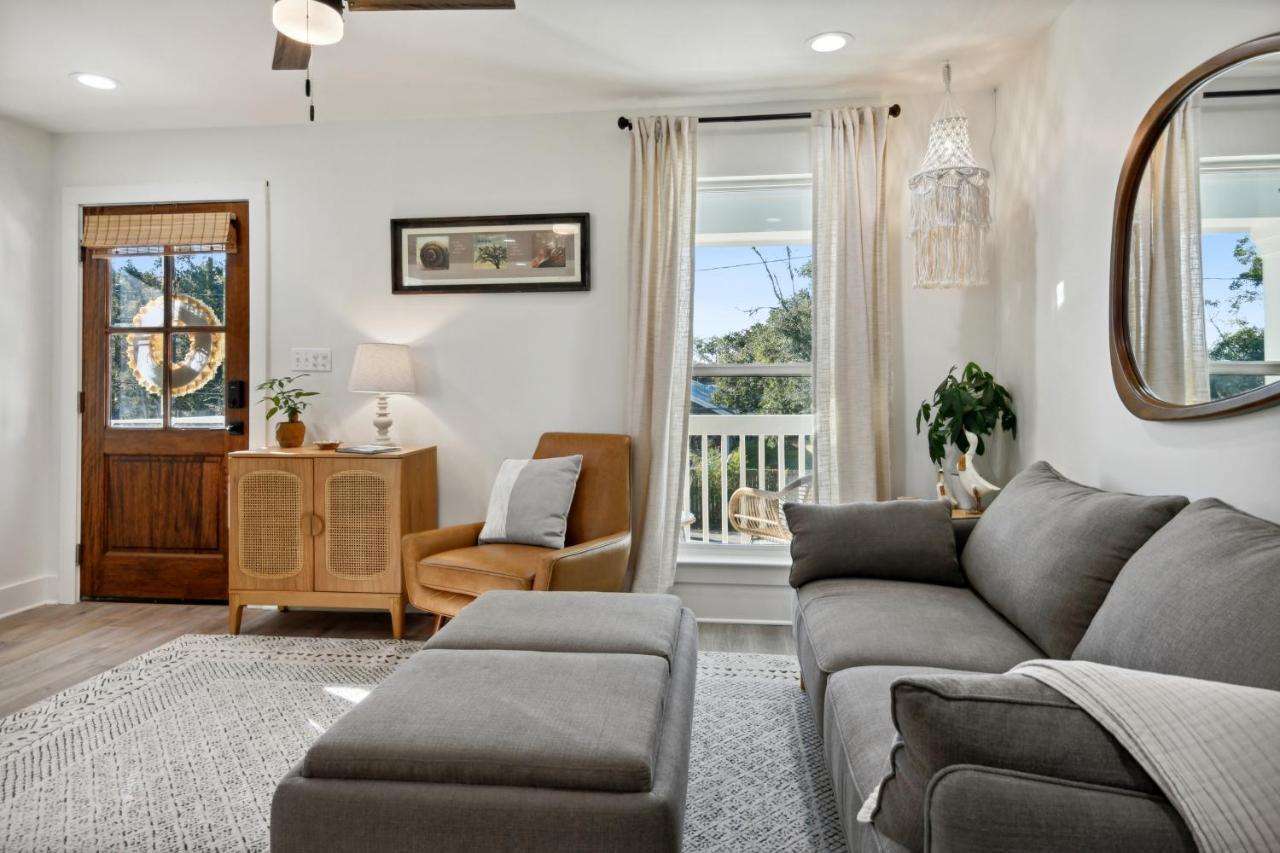 Vacation Rental Bay St Louis Walk To Beach, Dining, Shopping, And Nightlife Bay St. Louis エクステリア 写真